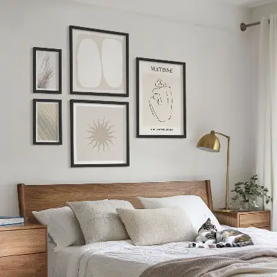 Modernes Wandbilder-Set mit minimalistischen Formen im Boho-Stil