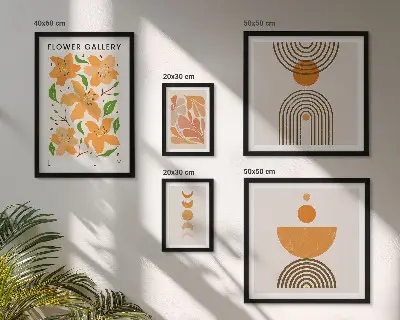 Modernes Wandbilder-Set mit stilvollen Blumen und geometrischen Motiven