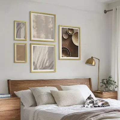Modernes Wandbilder-Set mit minimalistischen Texturstrukturen