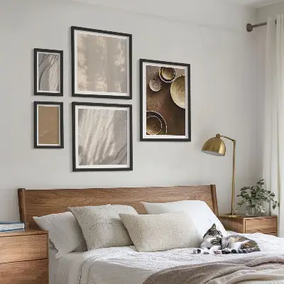 Modernes Wandbilder-Set mit minimalistischen Texturstrukturen