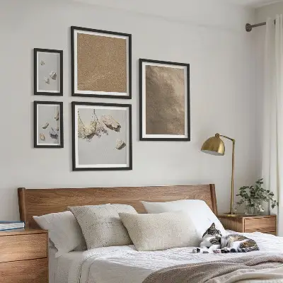 Bildergalerieset für die Wand mit natürlichen Strukturen von Steinen und Strand