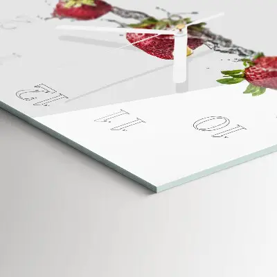 Glasuhr quadratisch Erdbeeren in Wasser