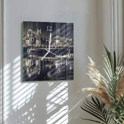 Moderne wanduhr quadratisch Brücke