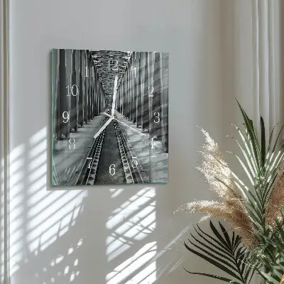 Glasuhr quadratisch Eisenbahnschienen