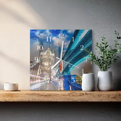 Moderne wanduhr quadratisch Brücke