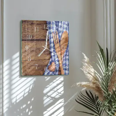 Quadratische wanduhr modern Holz und Besteck