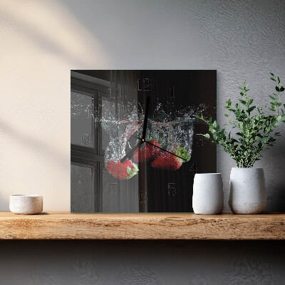 Moderne wanduhr quadratisch Erdbeeren