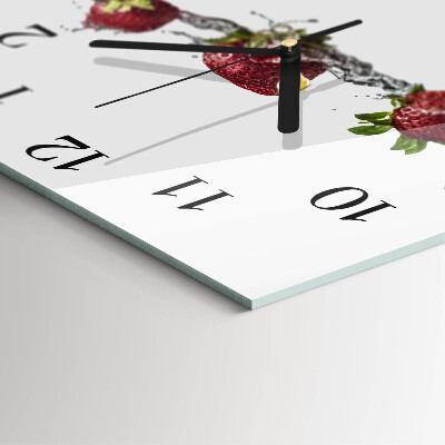 Moderne wanduhr quadratisch Erdbeeren in Wasser