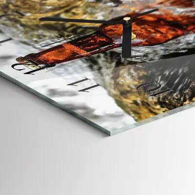 Quadratische wanduhr modern Bier