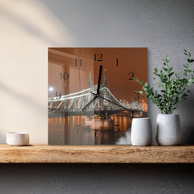 Quadratische wanduhr Brücke