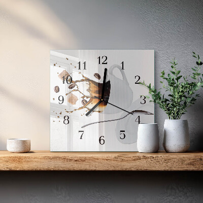 Quadratische wanduhr Becher