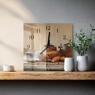 Quadratische wanduhr modern Croissants