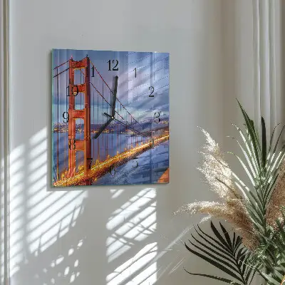Quadratische wanduhr modern Golden Gate