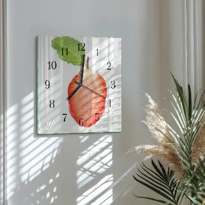 Quadratische wanduhr modern Erdbeere