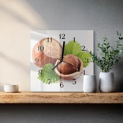 Moderne wanduhr quadratisch Haselnüsse