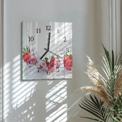 Moderne wanduhr quadratisch Erdbeere
