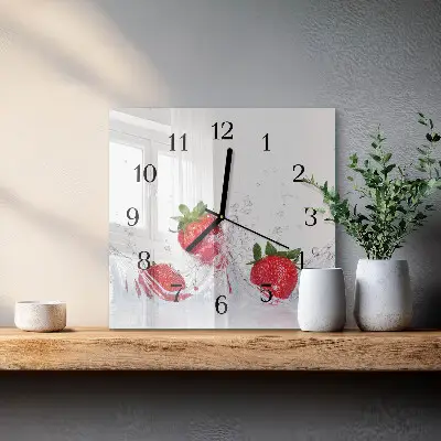 Quadratische wanduhr modern Erdbeere