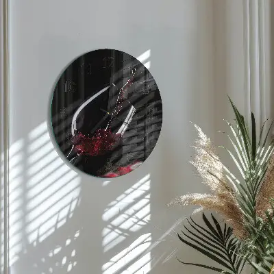 Runde wanduhr aus glas Wein