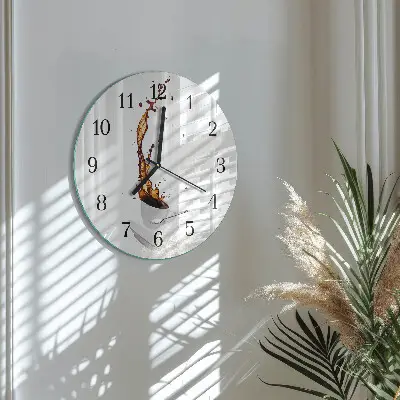 Runde wanduhr aus glas Kaffee