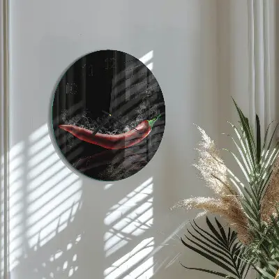 Runde wanduhr aus glas Chilischoten