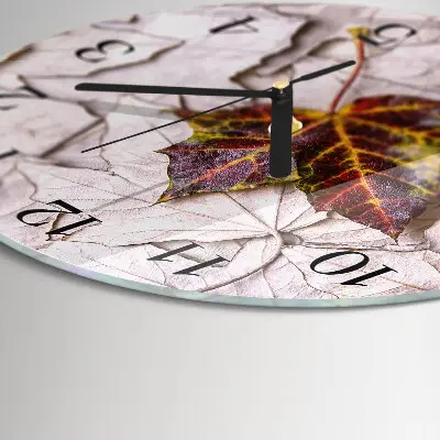 Runde wanduhr aus glas Ahornblatt