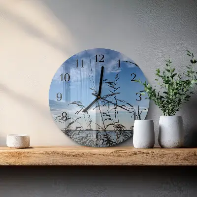 Runde wanduhr aus glas Gras