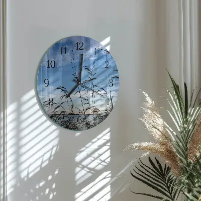 Runde wanduhr aus glas Gras