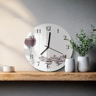 Wanduhr glas rund Ein Glas Wein