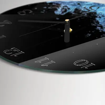 Runde wanduhr aus glas Wasser