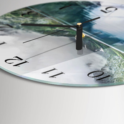 Runde wanduhr Bergsee