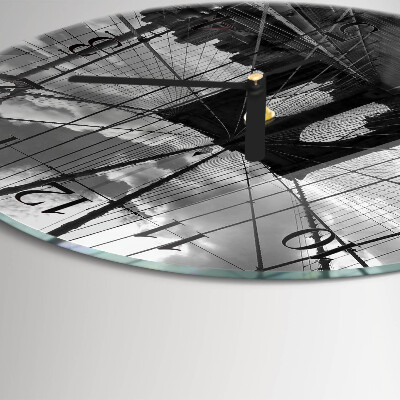 Runde wanduhr aus glas Brücke