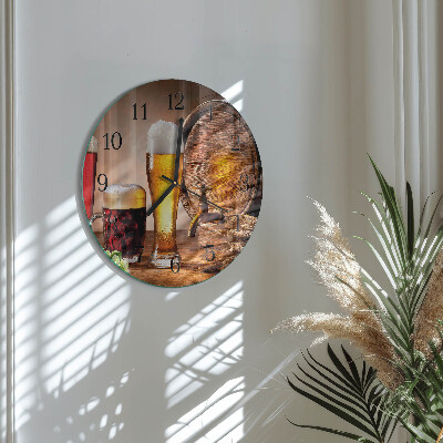 Runde wanduhr aus glas Ein Fass Bier