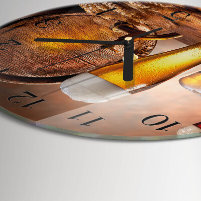 Runde wanduhr aus glas Ein Fass Bier