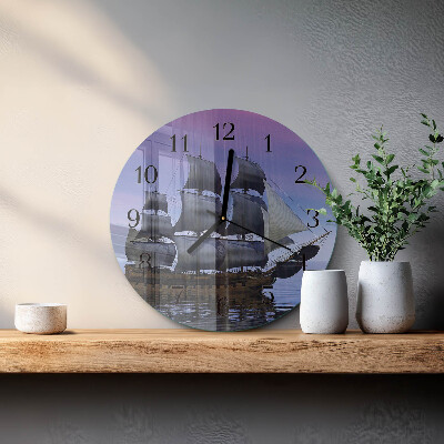 Runde wanduhr aus glas Segeln