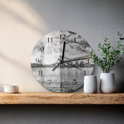 Runde wanduhr Brücke