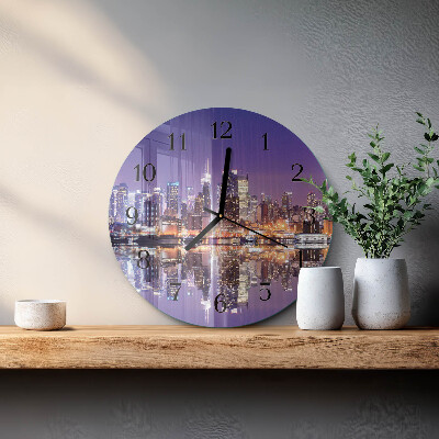 Runde wanduhr aus glas Stadt