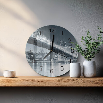 Runde wanduhr aus glas Brücke