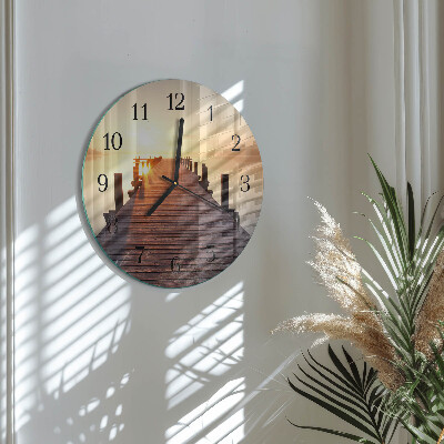Runde wanduhr aus glas Brücke über den See