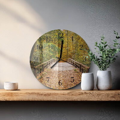 Runde wanduhr Waldbrücke