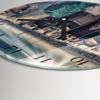 Runde wanduhr aus glas Stadt