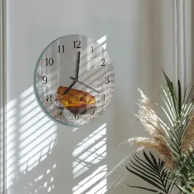 Runde wanduhr aus glas Bernstein