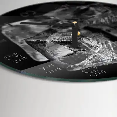Runde wanduhr aus glas Eiswürfel