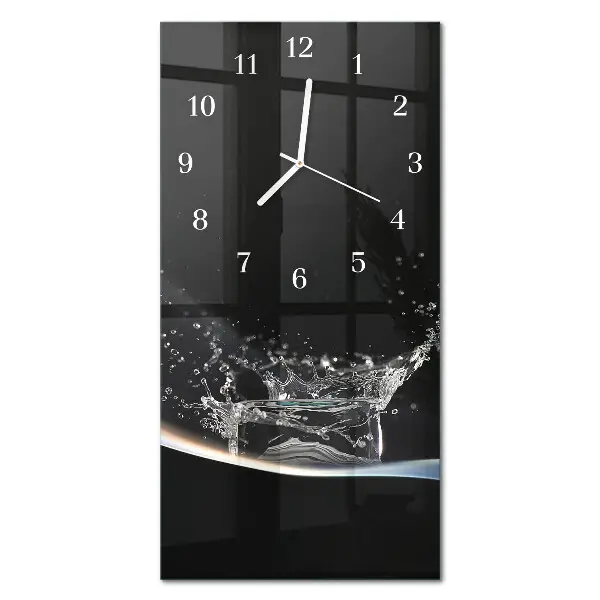 Vertikale Uhr Wasser