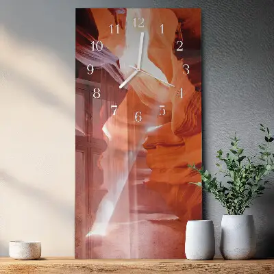 Vertikale glas wanduhr Höhle