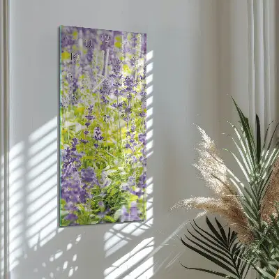 Wanduhr design ausgefallen vertikal Lavendel