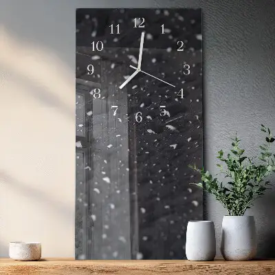 Moderne wanduhr vertikal Ein Tropfen Wasser