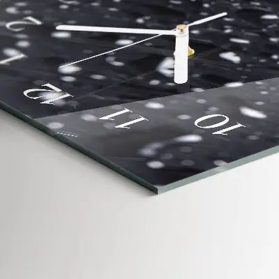 Moderne wanduhr vertikal Ein Tropfen Wasser