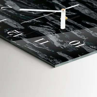 Wanduhr design ausgefallen vertikal Steinmauer