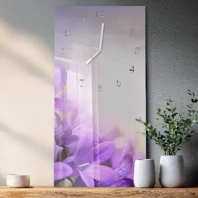 Vertikale Uhr Lila Blüten