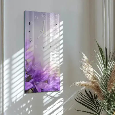 Vertikale Uhr Lila Blüten